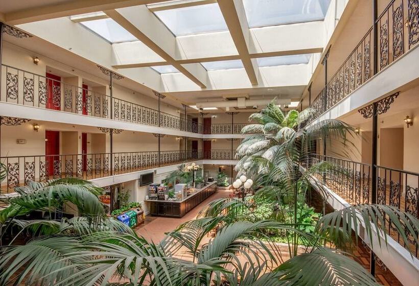 Szálloda Coratel Plus Suites Wichita West Airport