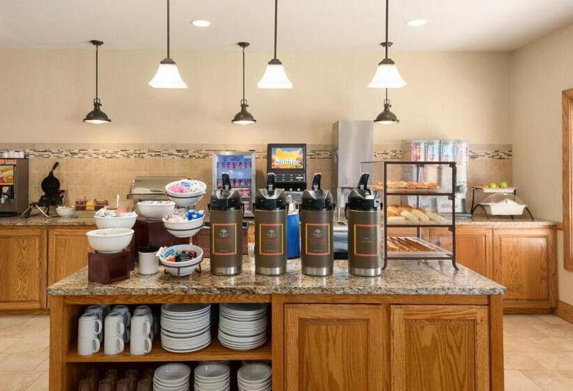 فندق Country Inn & Suites By Radisson, Davenport, Ia