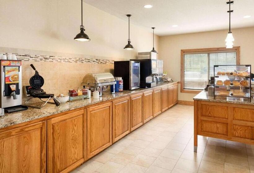 فندق Country Inn & Suites By Radisson, Davenport, Ia