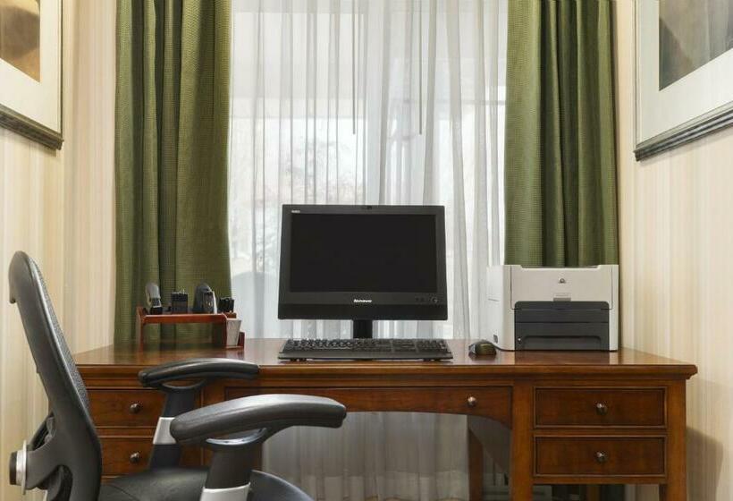 فندق Country Inn & Suites By Radisson, Asheville At Asheville Outlet Mall, Nc