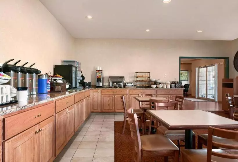 ホテル Country Inn & Suites By Radisson, Clinton, Ia