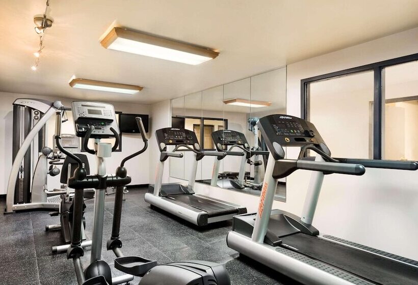 فندق Country Inn & Suites By Radisson, Minneapolis West, Mn