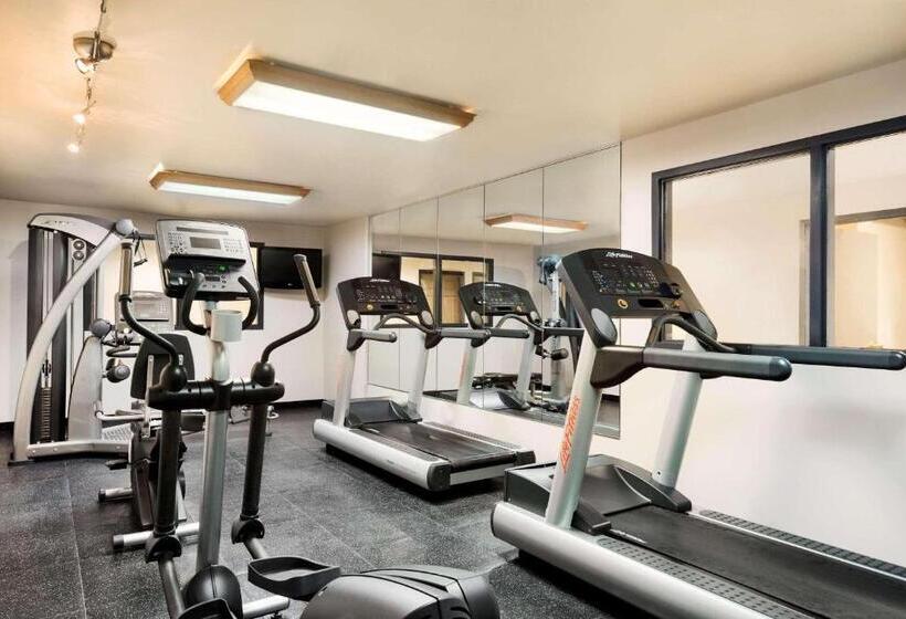 فندق Country Inn & Suites By Radisson, Minneapolis West, Mn