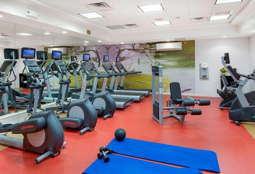 هتل Courtyard By Marriott Portsmouth