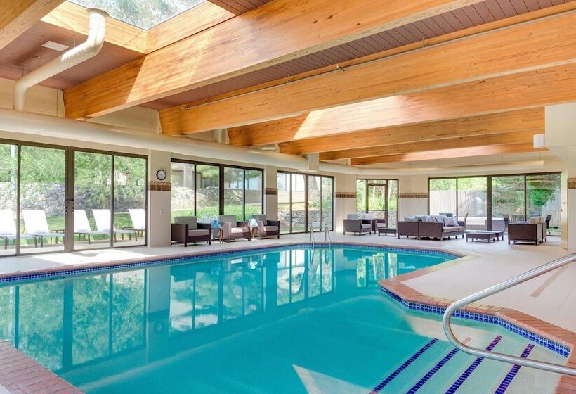 هتل Courtyard By Marriott Portsmouth