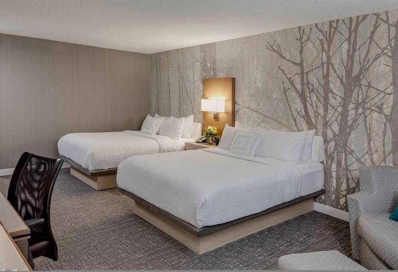 هتل Courtyard By Marriott Portsmouth