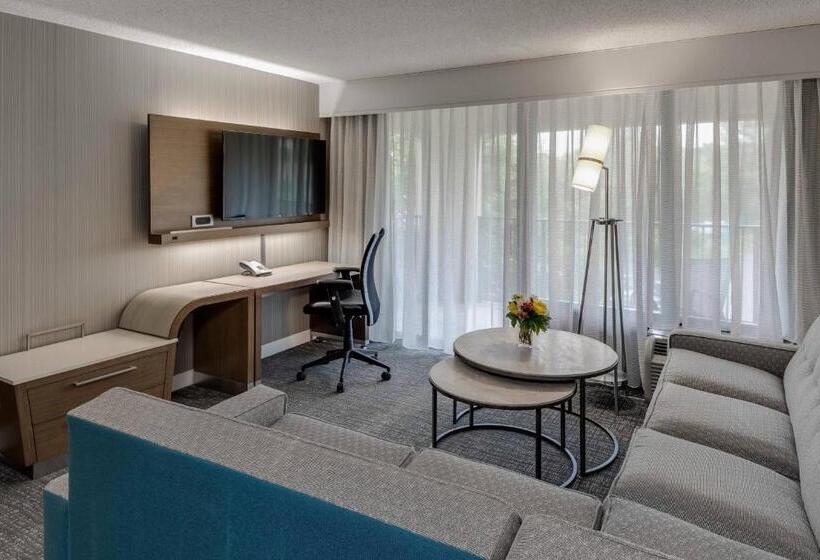 هتل Courtyard By Marriott Portsmouth