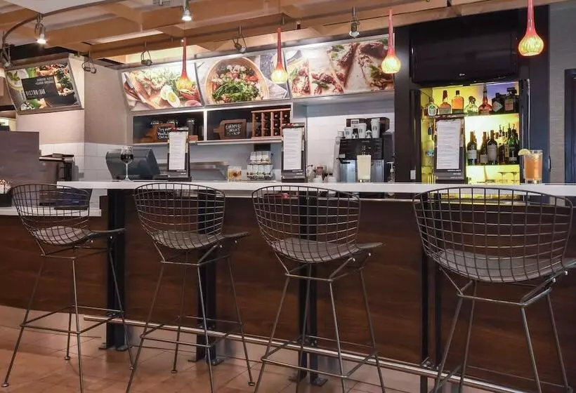 호텔 Courtyard By Marriott Charlotte Lake Norman