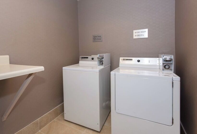 Отель Courtyard By Marriott Charlotte Lake Norman