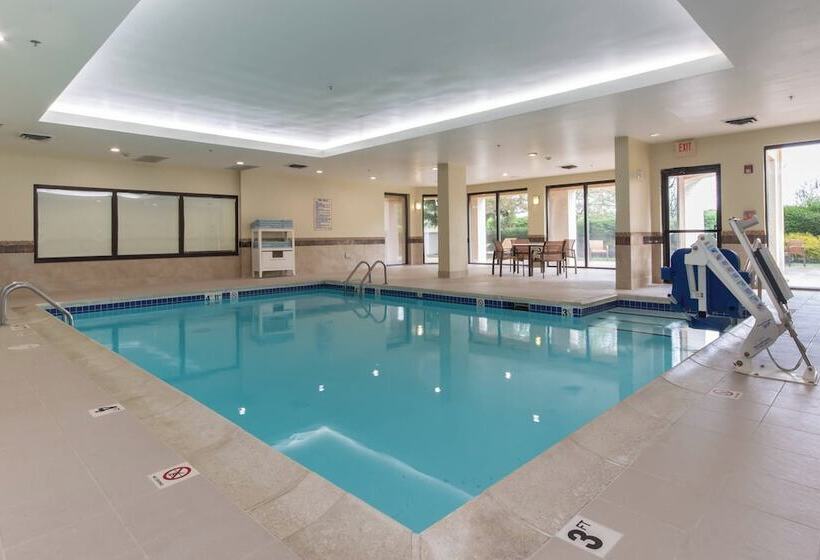 Отель Courtyard By Marriott Charlotte Lake Norman