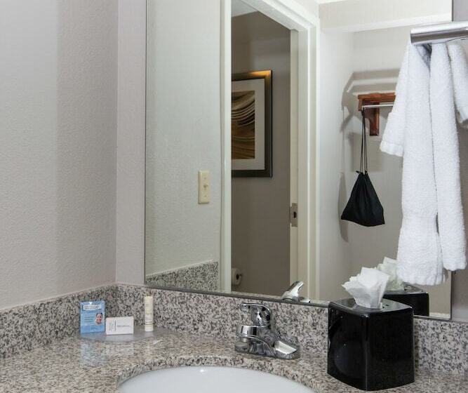 Отель Courtyard By Marriott Charlotte Lake Norman