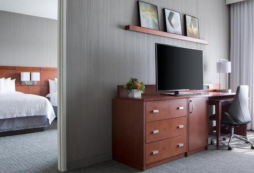 فندق Courtyard Grand Rapids Downtown