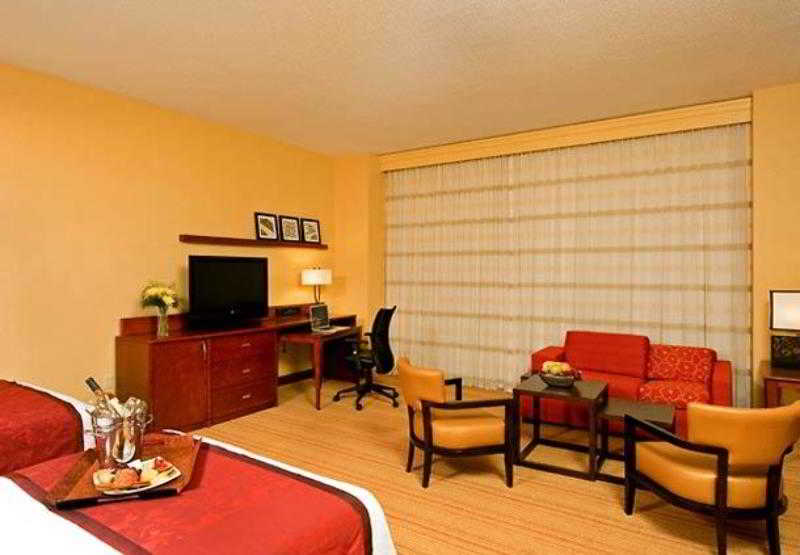 فندق Courtyard Grand Rapids Downtown