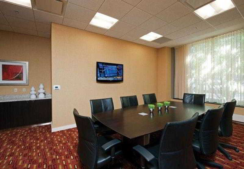 فندق Courtyard Grand Rapids Downtown