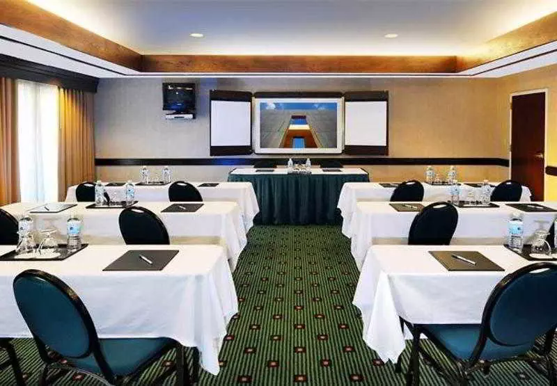 בית מלון כפרי Courtyard By Marriott Oklahoma City Northwest