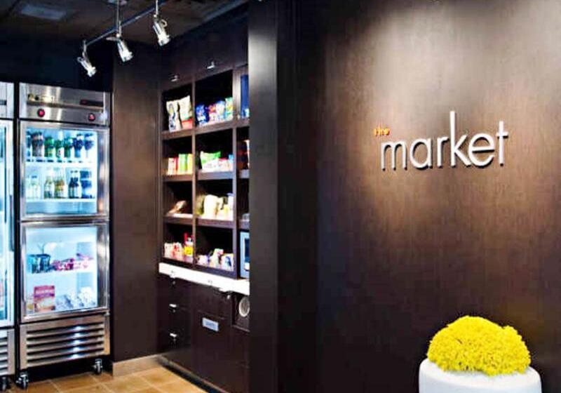 בית מלון כפרי Courtyard St. Louis Westport Plaza