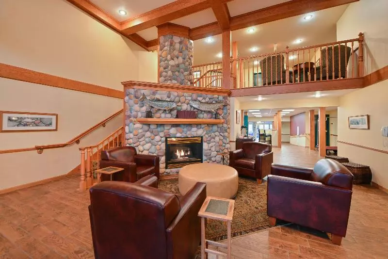 酒店 Duluth Inn & Suites Near Spirit Mountain