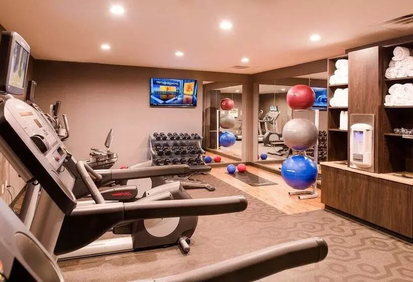 هتل Fairfield Inn & Suites By Marriott New Orleans Downtown/french Quarter Area