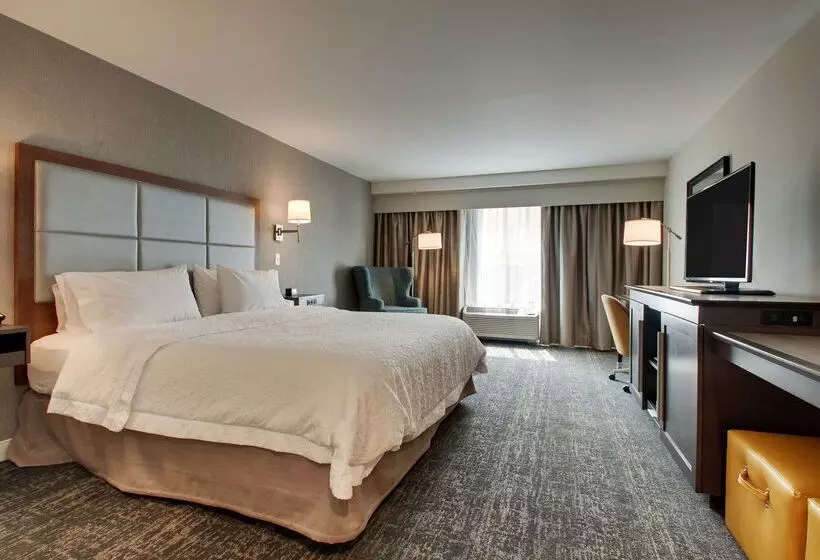 Отель Hampton Inn Pawtucket