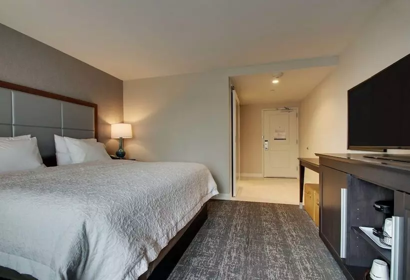 Отель Hampton Inn Pawtucket