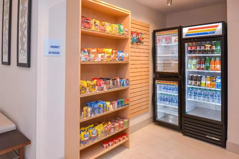 ホテル Holiday Inn Express & Suites   Omaha   120th And Maple, An Ihg