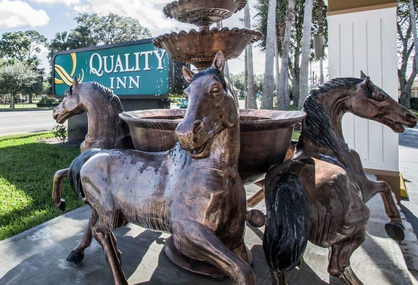 בית מלון כפרי Quality Inn Near Blue Spring