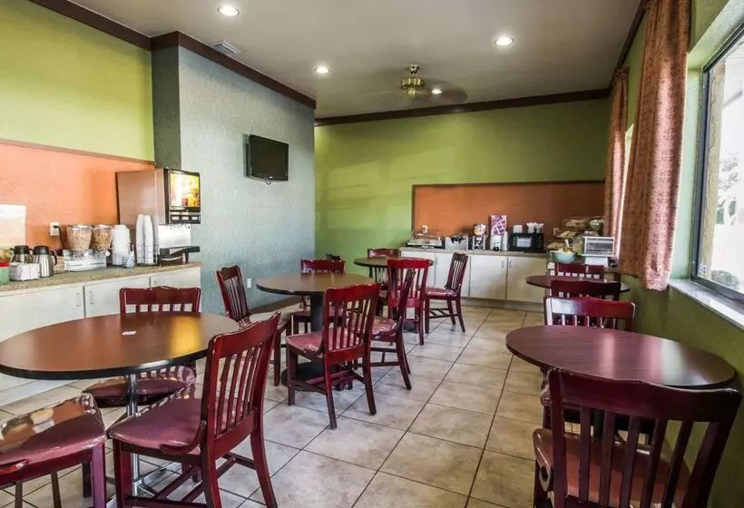 فندق Quality Inn Near Blue Spring