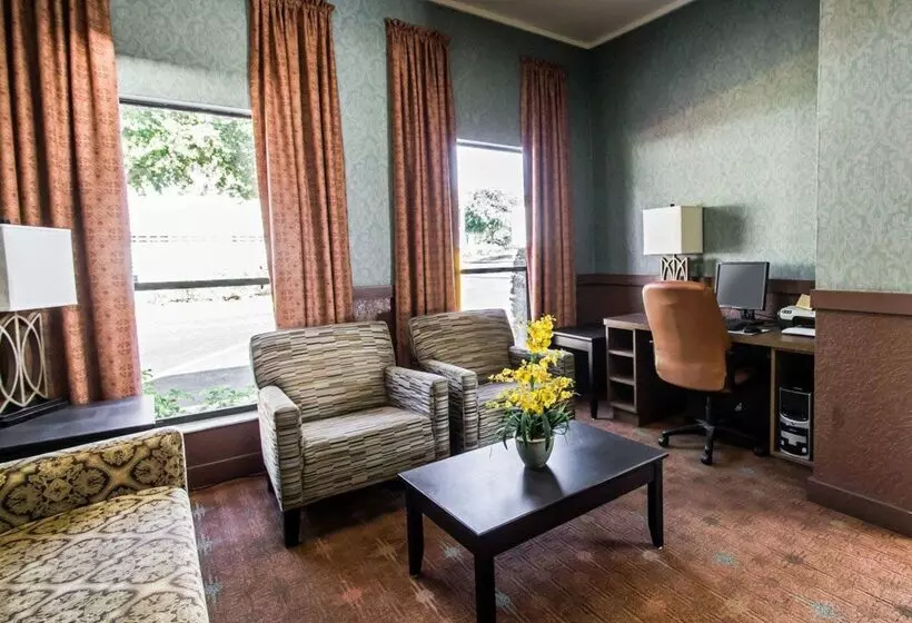 فندق Quality Inn Near Blue Spring