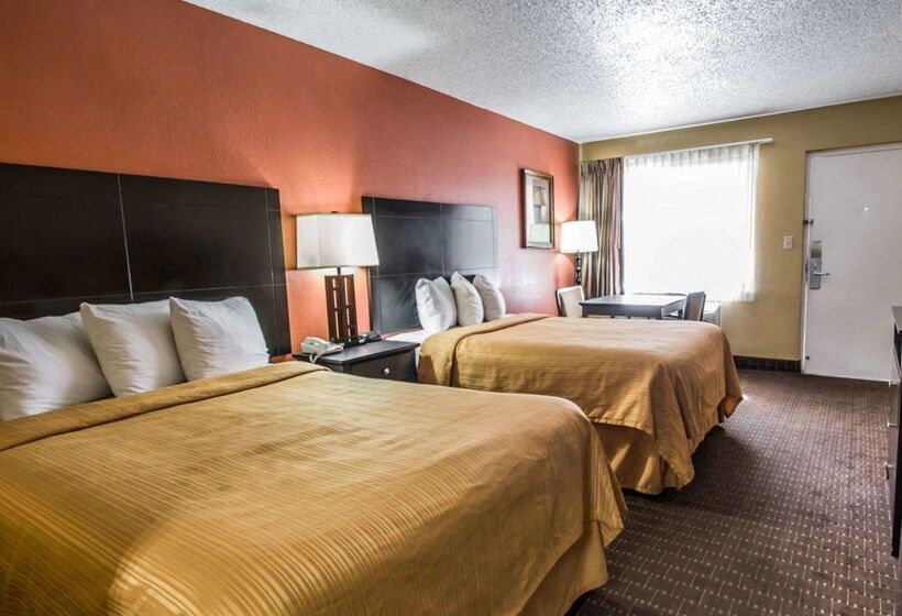 בית מלון כפרי Quality Inn Near Blue Spring