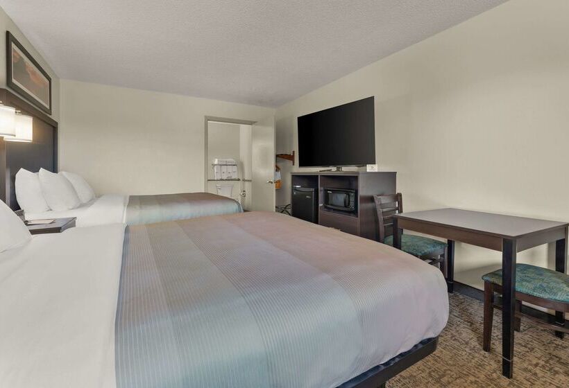 ホテル Quality Inn & Suites Dublin