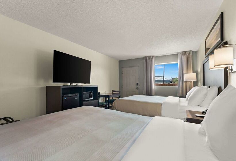 ホテル Quality Inn & Suites Dublin