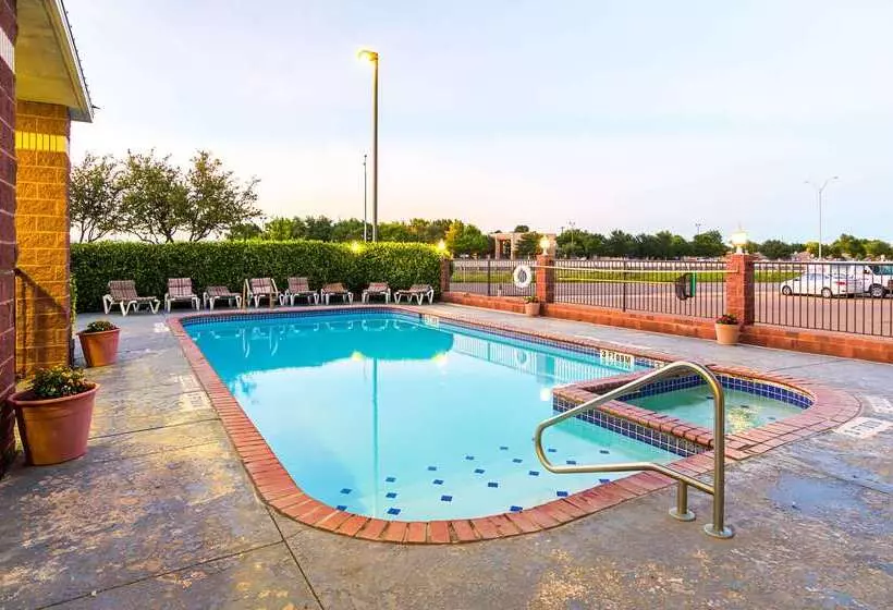 호텔 Quality Suites