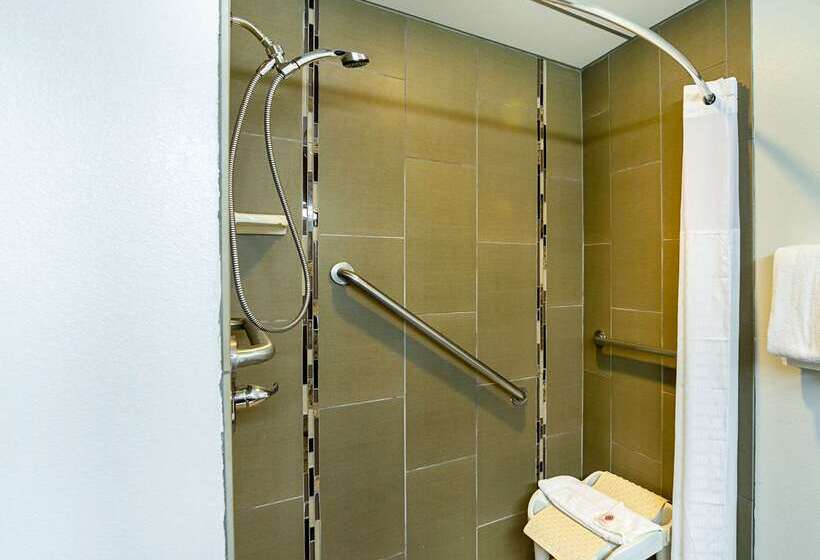 هتل Quality Suites