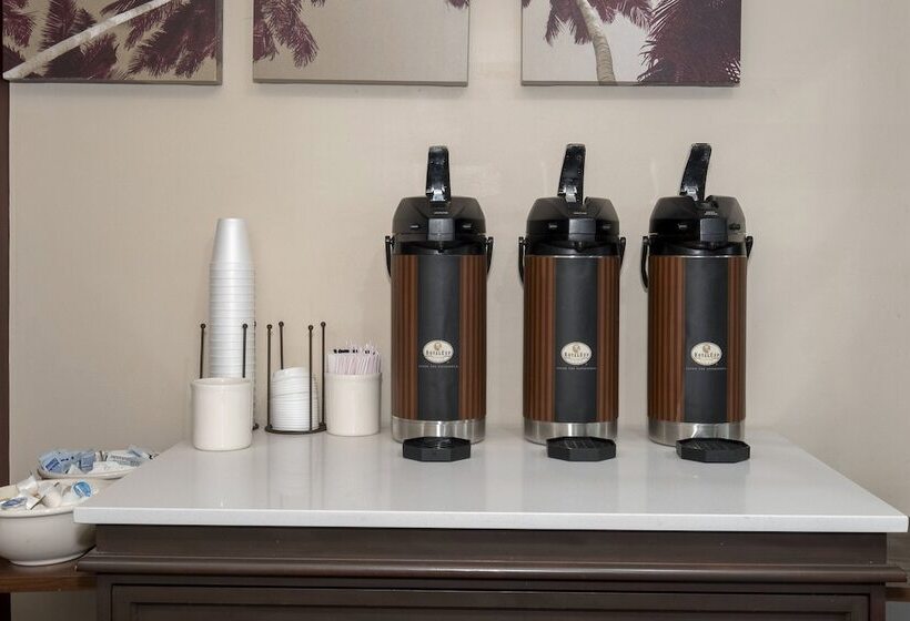 Hotelli Red Roof Inn & Suites Corbin