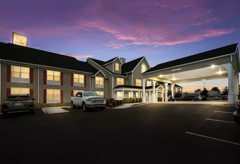 Отель Red Roof Inn & Suites Knoxville East