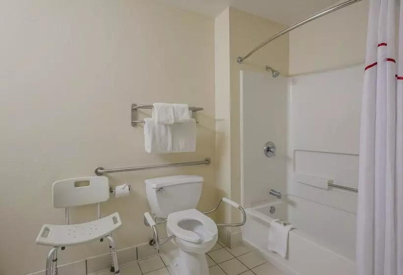 Отель Red Roof Inn & Suites Knoxville East