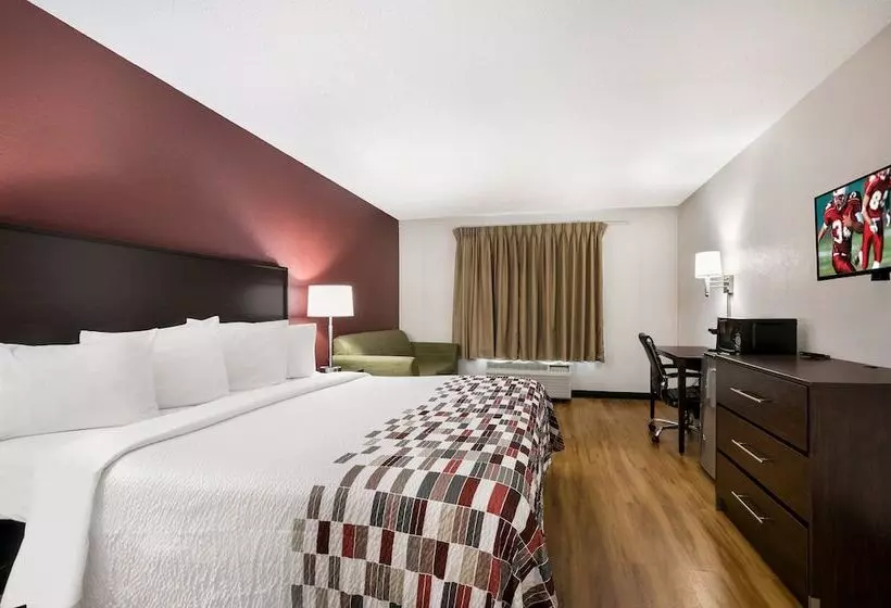 Отель Red Roof Inn & Suites Knoxville East