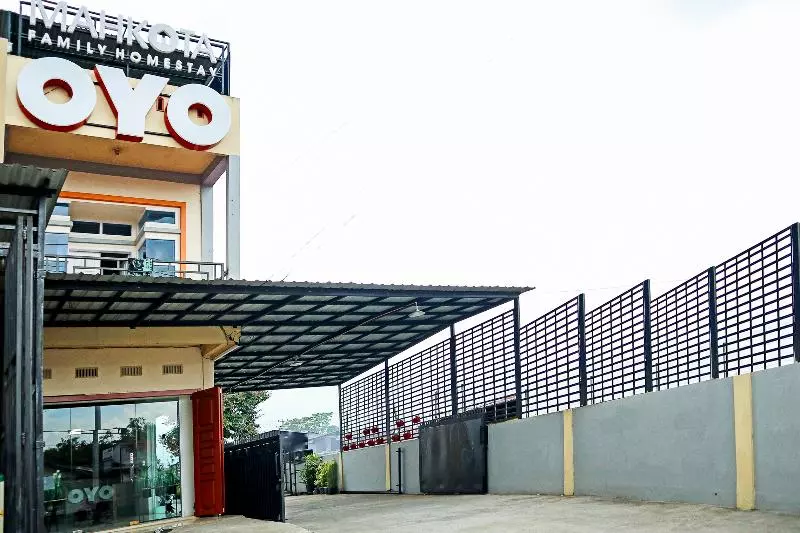 ホテル Oyo 1245 Mahkota Family Residence
