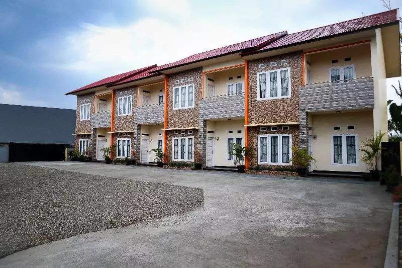 ホテル Oyo 1245 Mahkota Family Residence