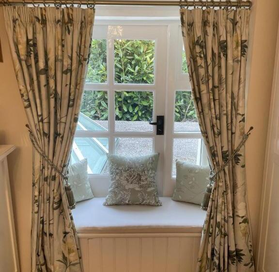 Millstream Cottage B & B