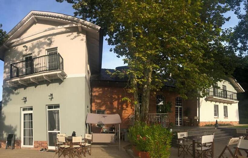 פנסיון Varga Villa