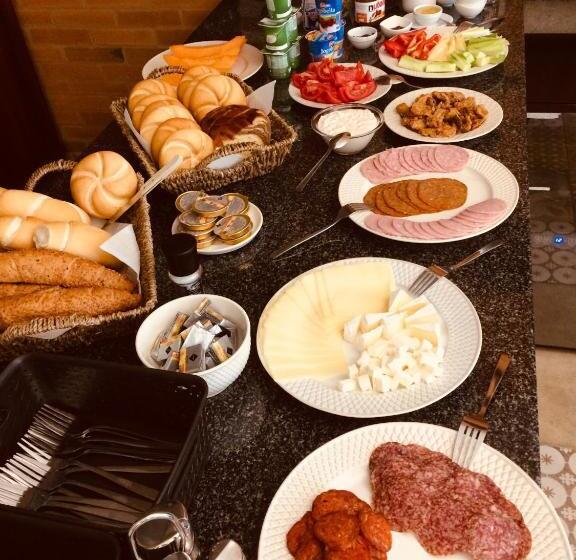 פנסיון Varga Villa