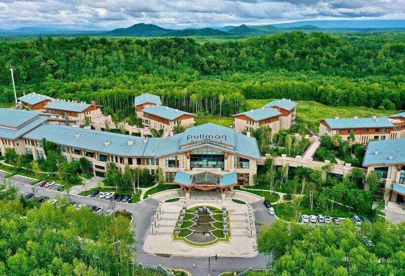 בית מלון כפרי Pullman Changbaishan Resort