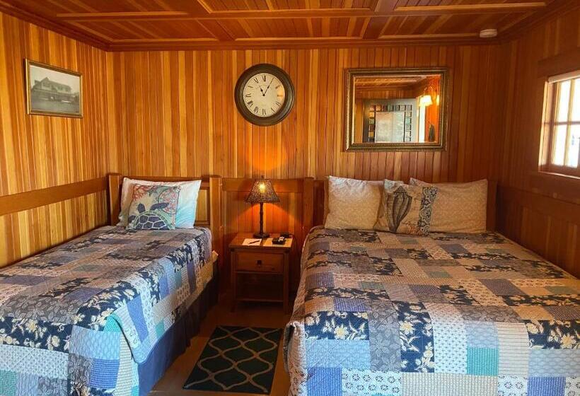 فندق صغير Whistling Winds Motel