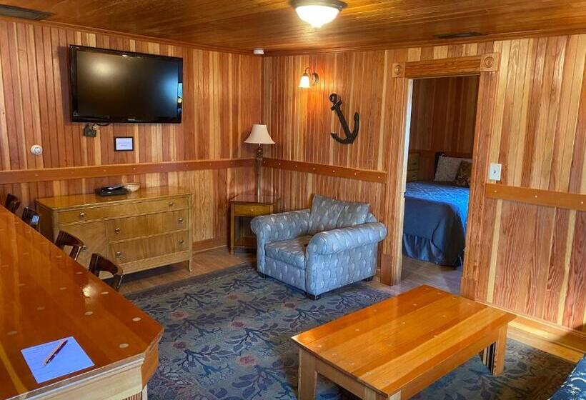 فندق صغير Whistling Winds Motel