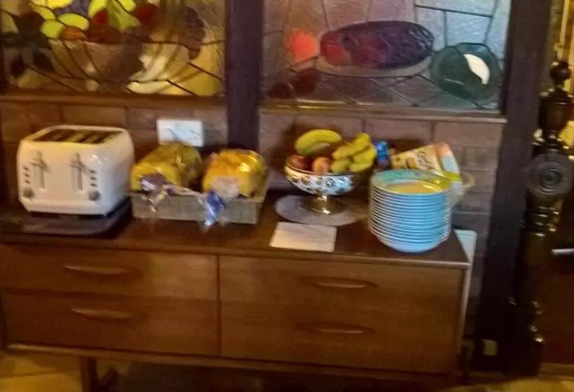 Hotelli Rhymney House