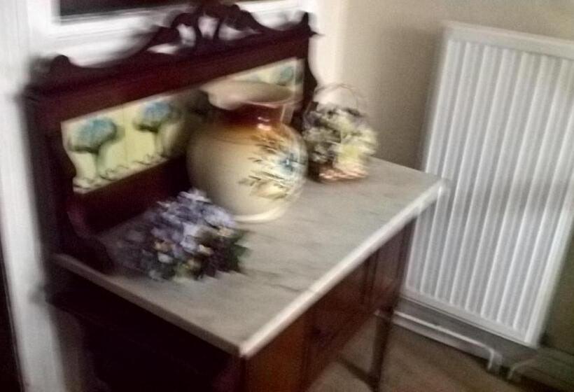 فندق Rhymney House