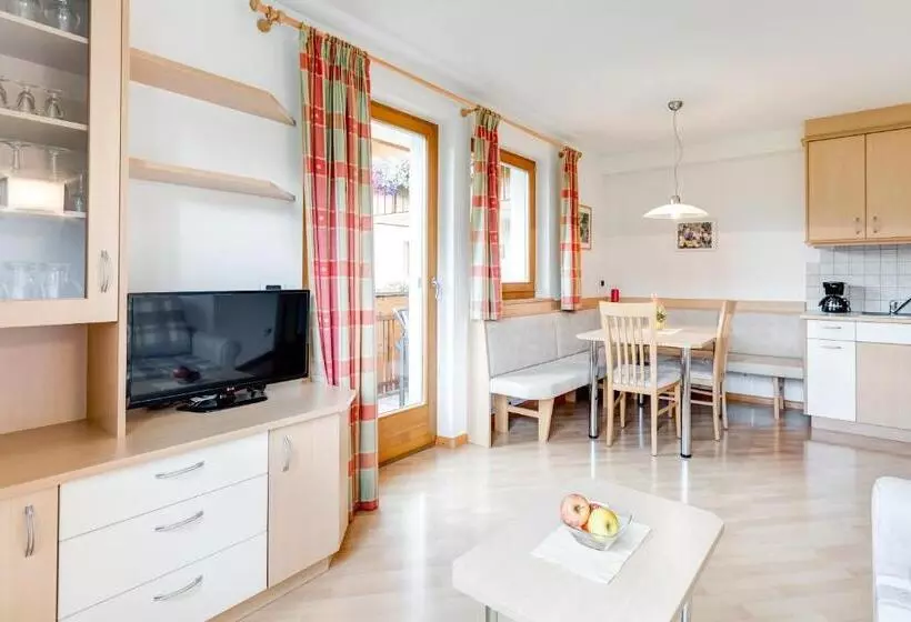 Hotelli Pension Haus Am See