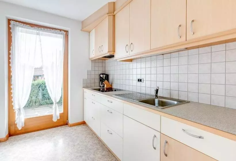 Hotelli Pension Haus Am See