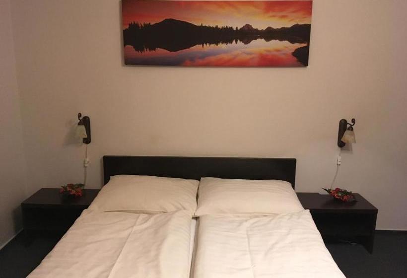 פנסיון Penzion A Pivnice Varna